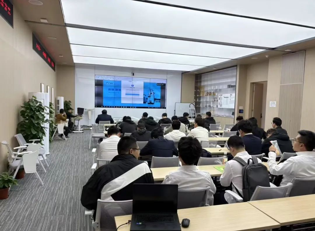 中建八局（上海）與蔚建科技聯(lián)合舉辦施工機器人技能培訓大賽(圖4)