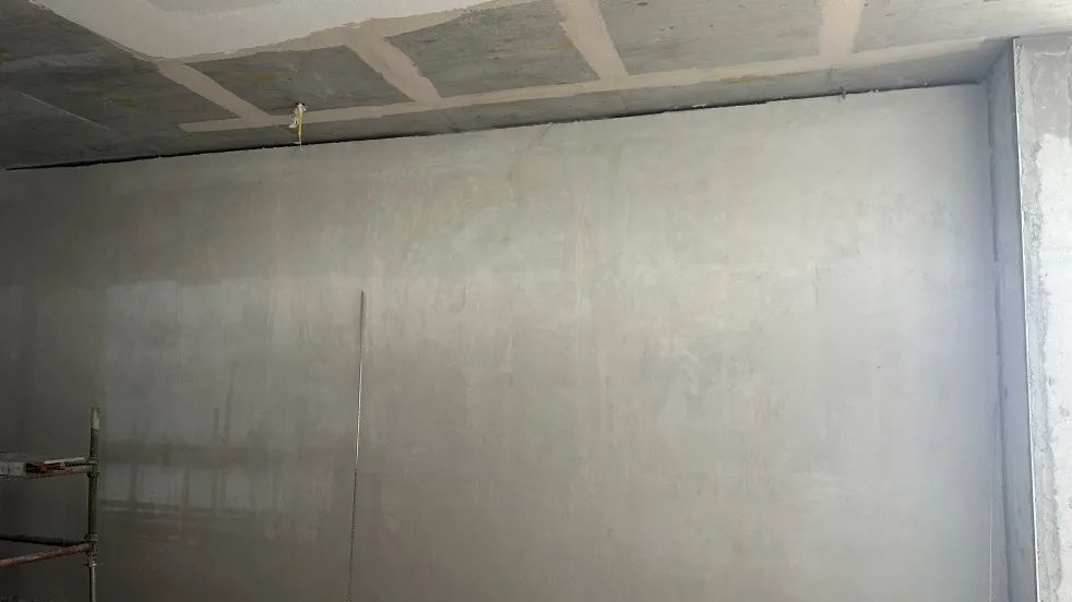 50℃高溫的沙漠地帶，蔚建抹灰機(jī)器人在阿聯(lián)酋“抹”出完美墻面(圖5)