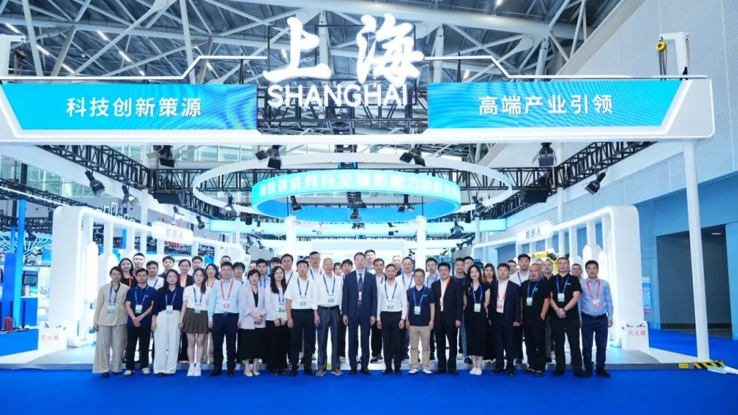 2025中博會,蔚建抹灰機器人展示智能建造硬實力(圖2) 2025中博會,蔚建抹灰機器人展示智能建造硬實力(圖2)