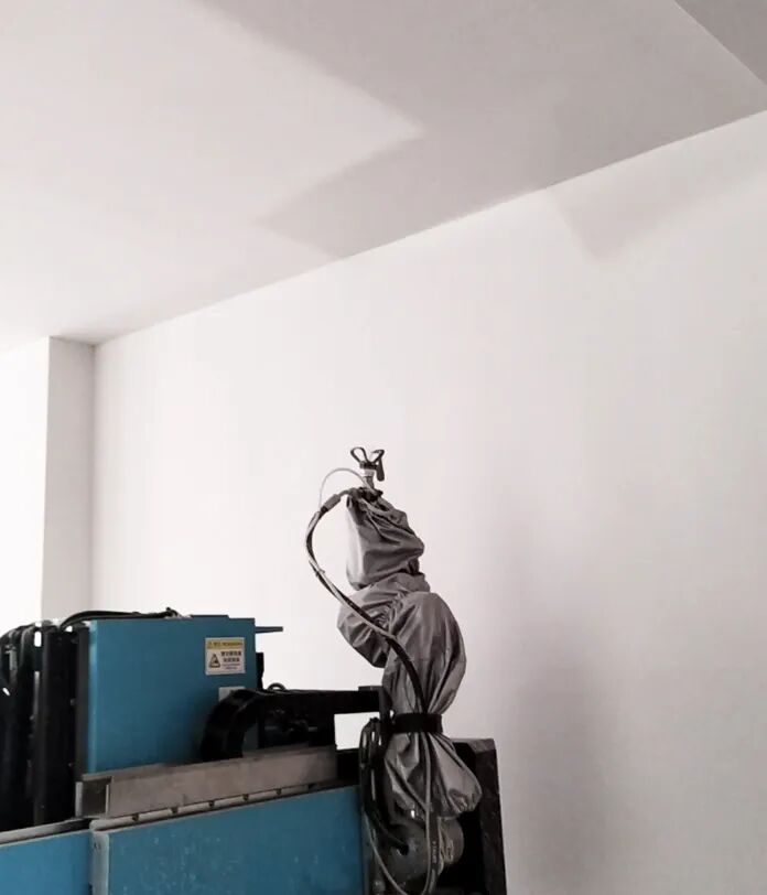 狹小空間里精準作業 蔚建噴涂機器人圓滿完成南京智鑫慧谷人才公寓項目(圖8)